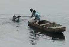 Clip: Trộm xe nhảy xuống sông Tô Lịch trốn công an