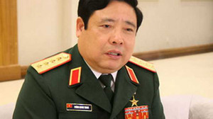 Đang đón Đại tướng Phùng Quang Thanh tại sân bay Nội Bài