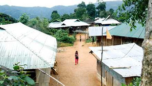 Chuyện lạ ở ngôi làng nằm cô lập giữa rừng già Trường Sơn