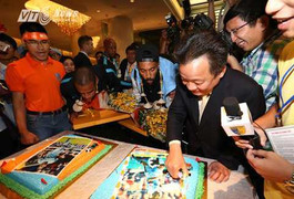 Bầu Hiển: Man City sang du đấu vì hai tiếng Việt Nam