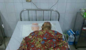 Cả gia đình bị vùi lấp trong mưa lũ: Yêu cầu chăm sóc đặc biệt với người sống sót