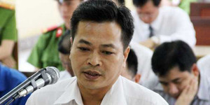 Cựu giám đốc Sacombank rơi nước mắt tại tòa