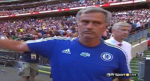Wenger 'trả hận', hai lần từ chối bắt tay Mourinho
