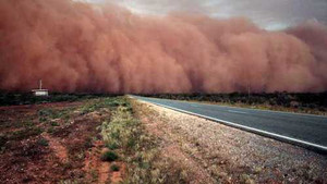 Clip: Bão cát kinh hoàng quyện trong cái nóng thiêu đốt như ngày tận thế