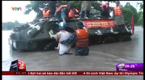 Clip: Lực lượng vũ trang tích cực cứu trợ người dân vùng thiên tai