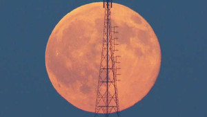 Video: Nghẹt thở với hình ảnh ‘trăng xanh’ tuyệt đẹp trên khắp thế giới