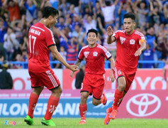 Clip Mạc Hồng Quân hai lần làm tung lưới HAGL