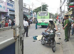 Cụ ông chạy xe ôm bị xe buýt đâm chết trên đường về nhà trọ