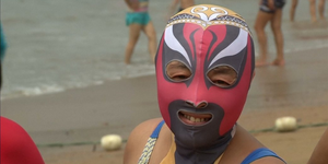 Mặt nạ chống nắng kỳ quái được phụ nữ Trung Quốc ưa chuộng