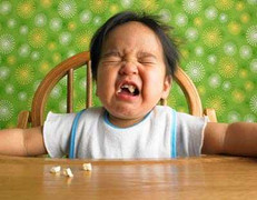 Khi trẻ thế này, bố mẹ hãy cẩn trọng