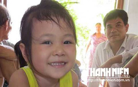 Hành trình tự thoát thân khỏi bọn bắt cóc tống tiền của bé gái 4 tuổi