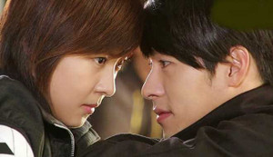 Top 5 chòm sao nam dễ ngoại tình nhất