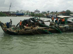 Bộ đội biên phòng nổ súng bắt cát lậu