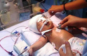 Tin mới nhất sức khỏe bé trai 12 ngày tuổi bị đâm xuyên đầu