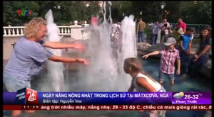 Clip: Dân Mátxcơva chống chọi với nắng nóng nhất lịch sử