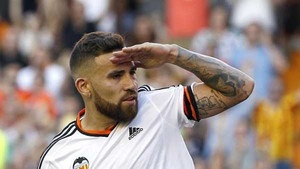 Jones mắc bệnh lạ, Man Utd khẩn trương chiêu mộ 'siêu trung vệ'