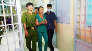 Kẻ đâm xuyên đầu bé trai 12 ngày tuổi sẽ thoát án tử hình?