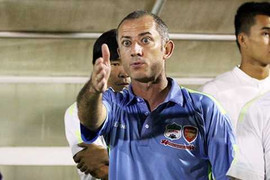 Thầy Giôm: Chưa đội nào đá 10 trận sân khách mà toàn thua