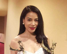 Trương Ngọc Ánh đoạt giải 'Nữ diễn viên xuất sắc nhất' tại LHP thế giới