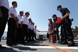 Hải quân Việt Nam và Hoa Kỳ chia sẻ kinh nghiệm ứng phó thảm họa