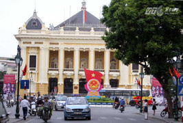 Hà Nội 'thay áo' mừng 70 năm Cách mạng tháng Tám và Quốc khánh 2-9