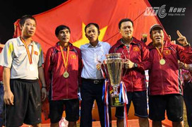 Thầy mới của Công Phượng và trận đấu để đời