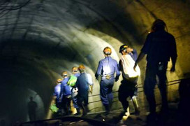 Tin mới nhất vụ bục túi nước hầm lò: Tiến gần công nhân mắc kẹt