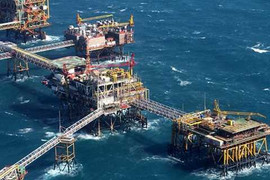 Giá dầu trong 'cơn địa chấn' thảm hại nhất hơn 6 năm qua