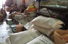 Bắt quả tang 10 tấn đường cát trắng và thuốc lá nhập lậu