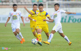 Clip HAGL 3-1 SLNA: Chiến thắng quả cảm của thầy trò Công Phượng