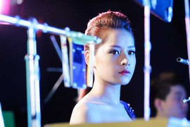 Chi Pu hoá nữ chiến binh ngoài hình tinh xinh đẹp sắc sảo