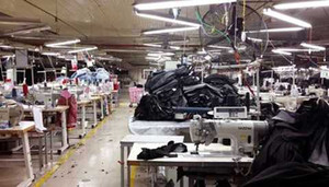 Dùng kéo đâm chết đồng nghiệp ngay tại xưởng may