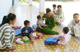 Chuyện về những đứa trẻ trong trại giam