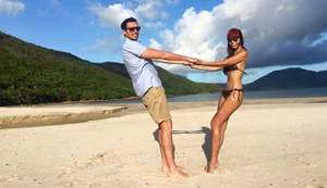 Hà Anh 'nóng bỏng' với đường cong quyến rũ bên vị hôn phu