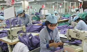 Tranh luận gay gắt về đề xuất tăng lương tối thiểu