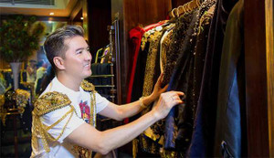 Mr.Đàm gấp rút lựa chọn trang phục cho ngày làm 'chú rể'