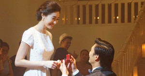 Hoa hậu Đặng Thu Thảo 'tan chảy' khi được bạn trai cầu hôn