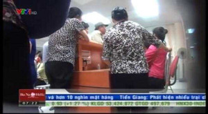 Video: Dân ùn ùn kéo đến Công ty đa cấp Liên kết Việt đòi tiền