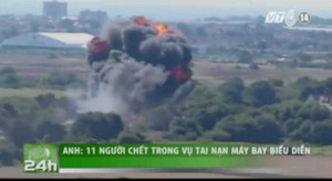 Clip: Máy bay biểu diễn rơi xuống đường đông dân, 11 người chết