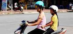 Đề xuất khoét lỗ trên đỉnh mũ bảo hiểm cho phụ nữ dân tộc thiểu số