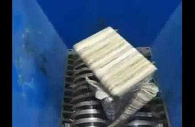 Clip: Cận cảnh máy nghiền rác đáng sợ như tử thần