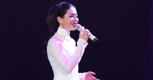 Nồng nàn cảm xúc với đêm nhạc Tình khúc không tên của Lệ Quyên