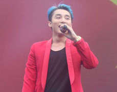 Sơn Tùng MTP 'cháy' hết mình cùng 15.000 sinh viên trong 'Tôi yêu Tổ quốc tôi'