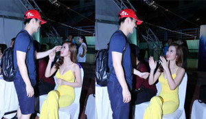 Đông Nhi mắc cỡ khi được Ông Cao Thắng vuốt tóc