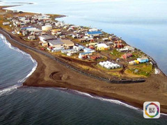 Bên trong ngôi làng đang dần chìm xuống biển do băng tan