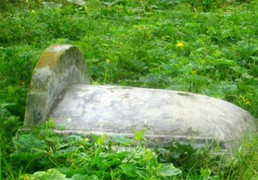 Chuyện người quật mồ trộm xương người bị sét đánh vật vã trả nợ quá khứ