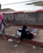 Nữ sinh ẩu đả như phim hành động