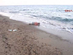 Hình ảnh bé trai Syria dạt bờ biển: Nhiếp ảnh gia 'sốc' cứng đờ người khi chứng kiến