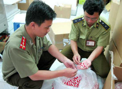 Núp bóng khám chữa bệnh miễn phí để bán thực phẩm chức năng