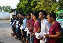 30 cảnh sát chặn hai nhóm thanh niên hẹn nhau hỗn chiến